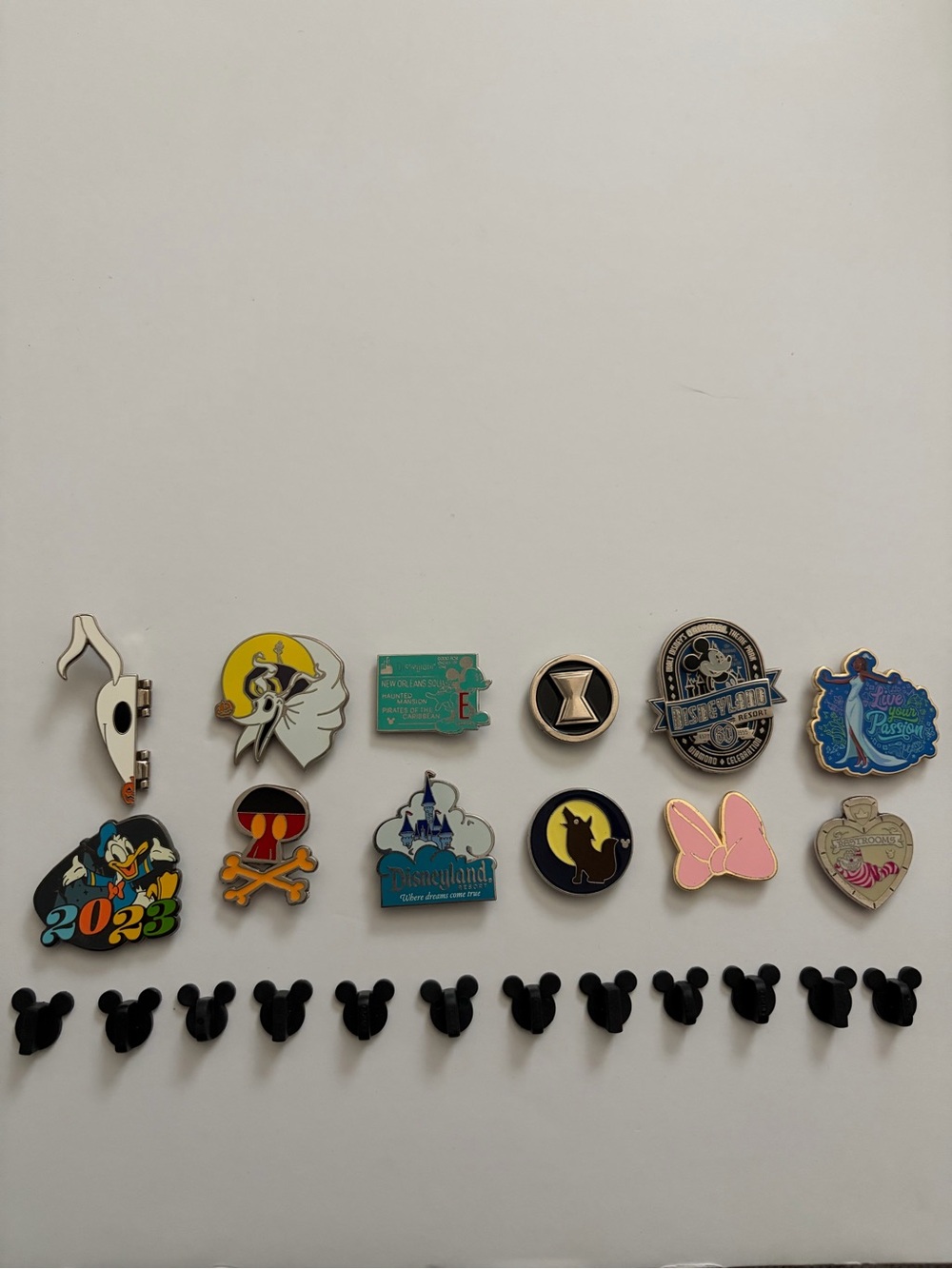 Disney pins bundle